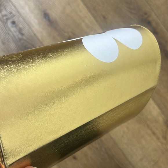 Daisy Marc Jacobs Gold Hard Shell Cosmetic Case - Picture 7 of 8